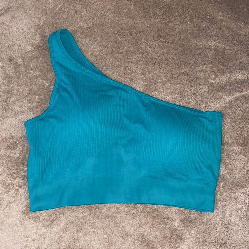 Off shoulder LuLu top